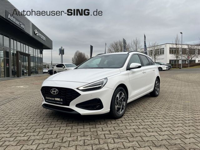 Hyundai i30cw Style Automatik Induktion Kamera AppleCar