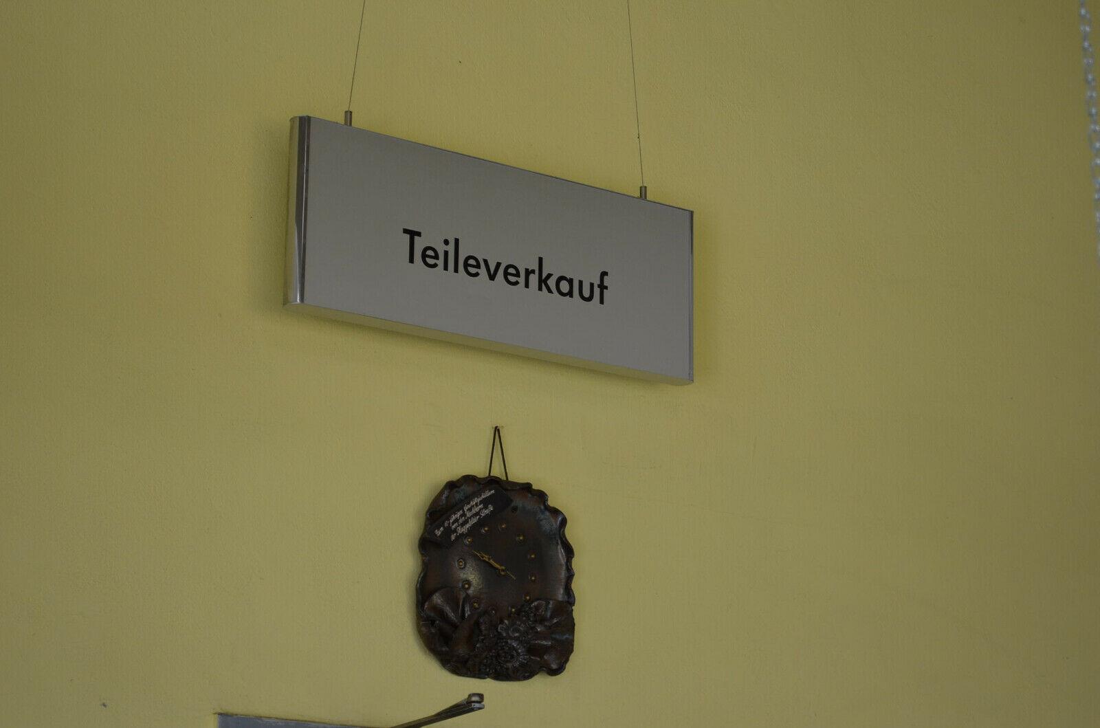 showroom-image-top