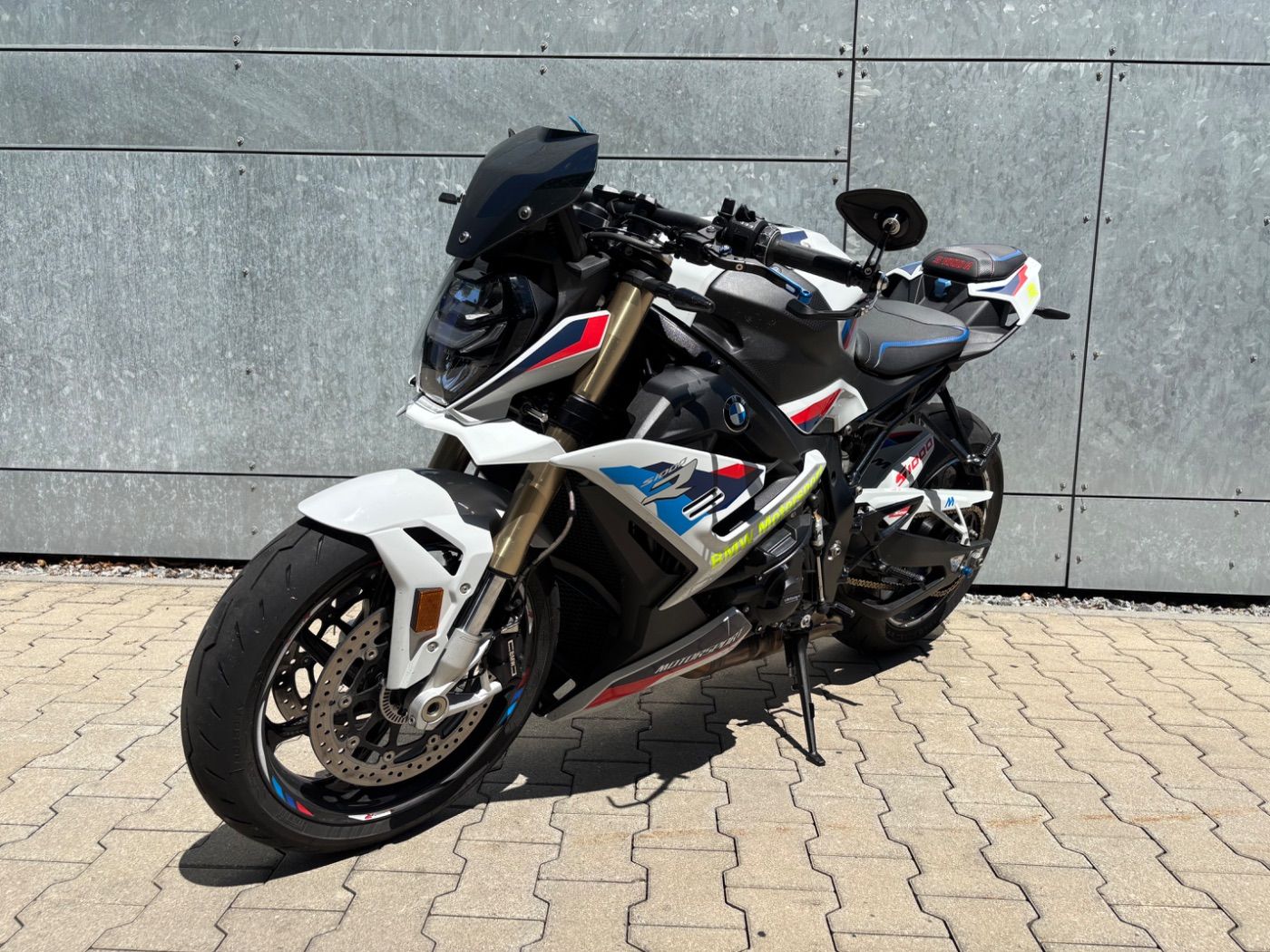 Fahrzeugabbildung BMW S 1000 R M Paket, Carbonräder viel Zubehör