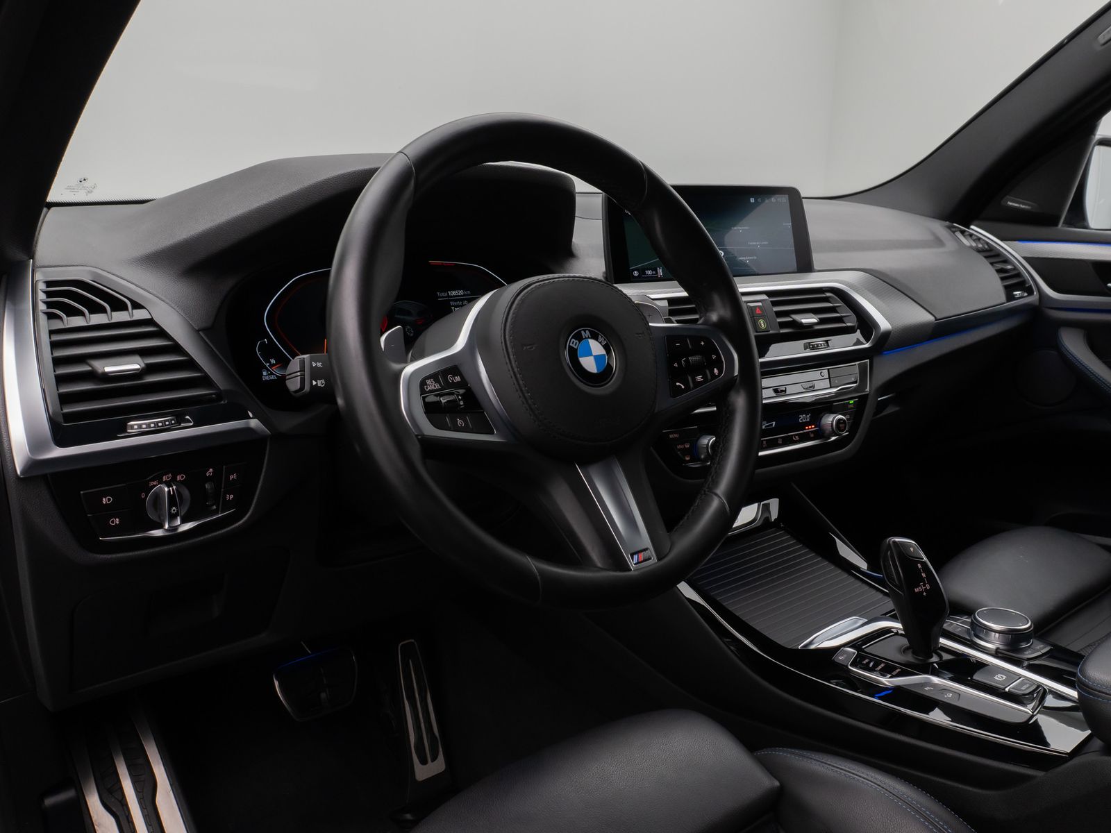 Fahrzeugabbildung BMW X3 xD20d M Sport Kamera HUD DAB H/K AHK Komfort