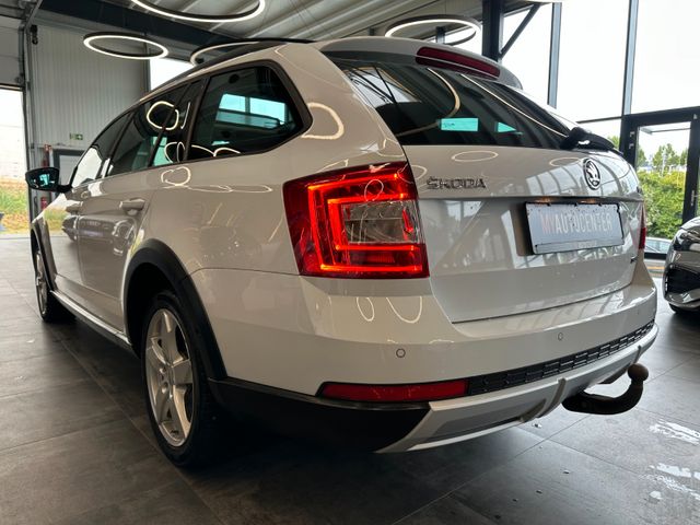 Skoda Octavia Scout*ACC*NAVI*AHK*PANO*2-Zonen*