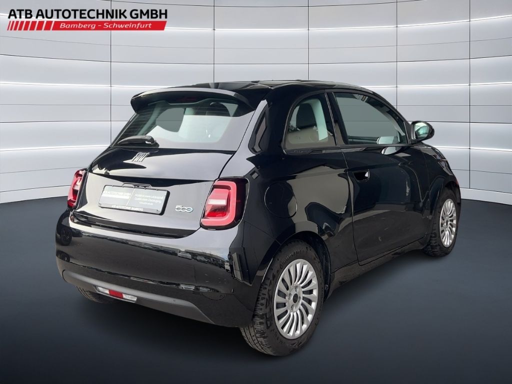 Fahrzeugabbildung Fiat 500e Keyless Go Tempomat DAB+ CarPlay LED Navi