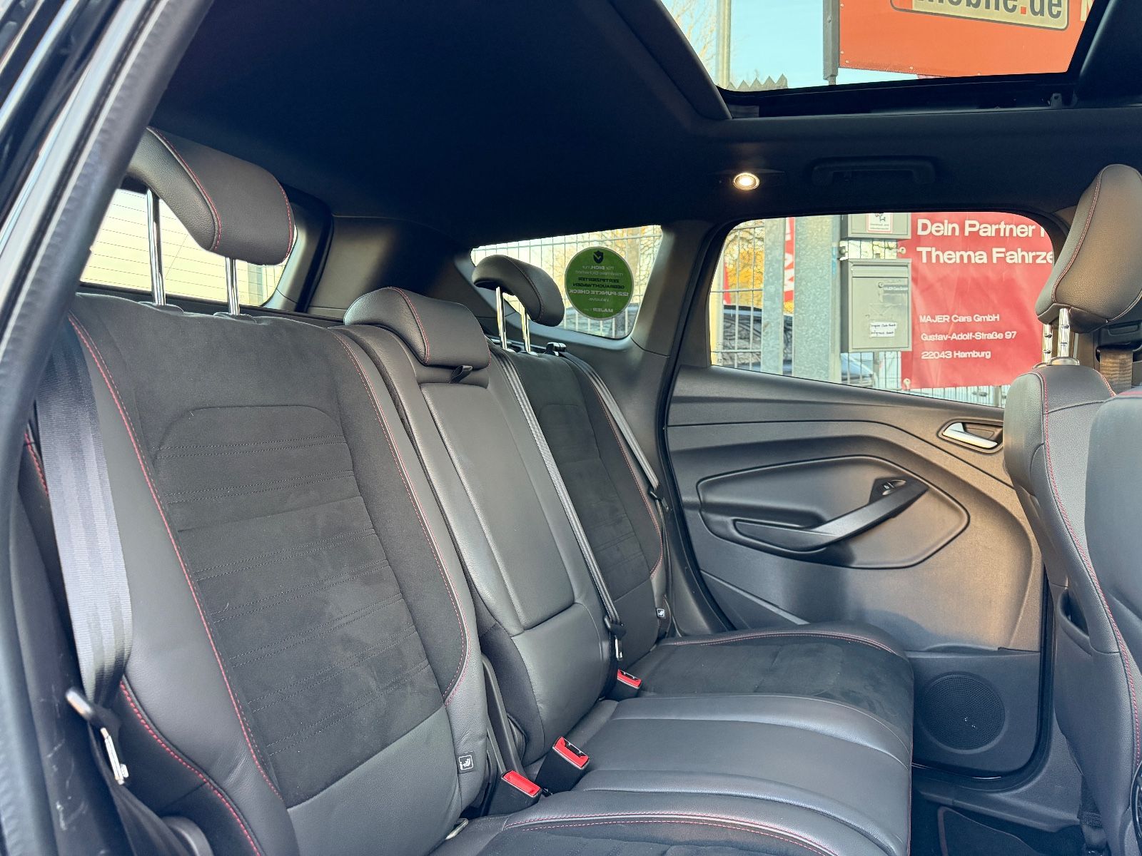 Fahrzeugabbildung Ford Kuga ST-Line ALLRAD*PANO*ALCANTARA*AHK*