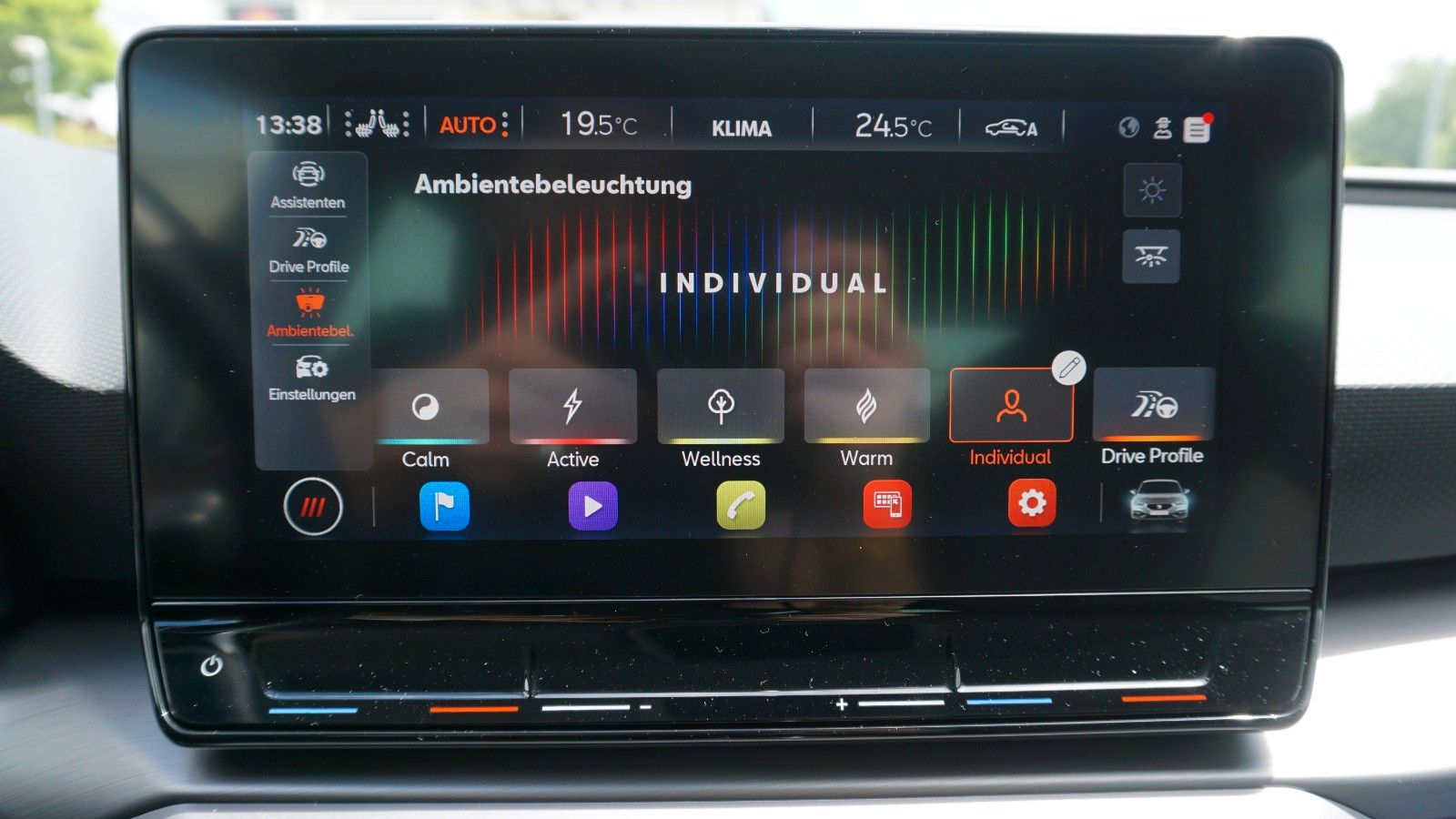 Fahrzeugabbildung SEAT Leon FR, SEAT Garantie, Navi, Sportfahrwerk, LED