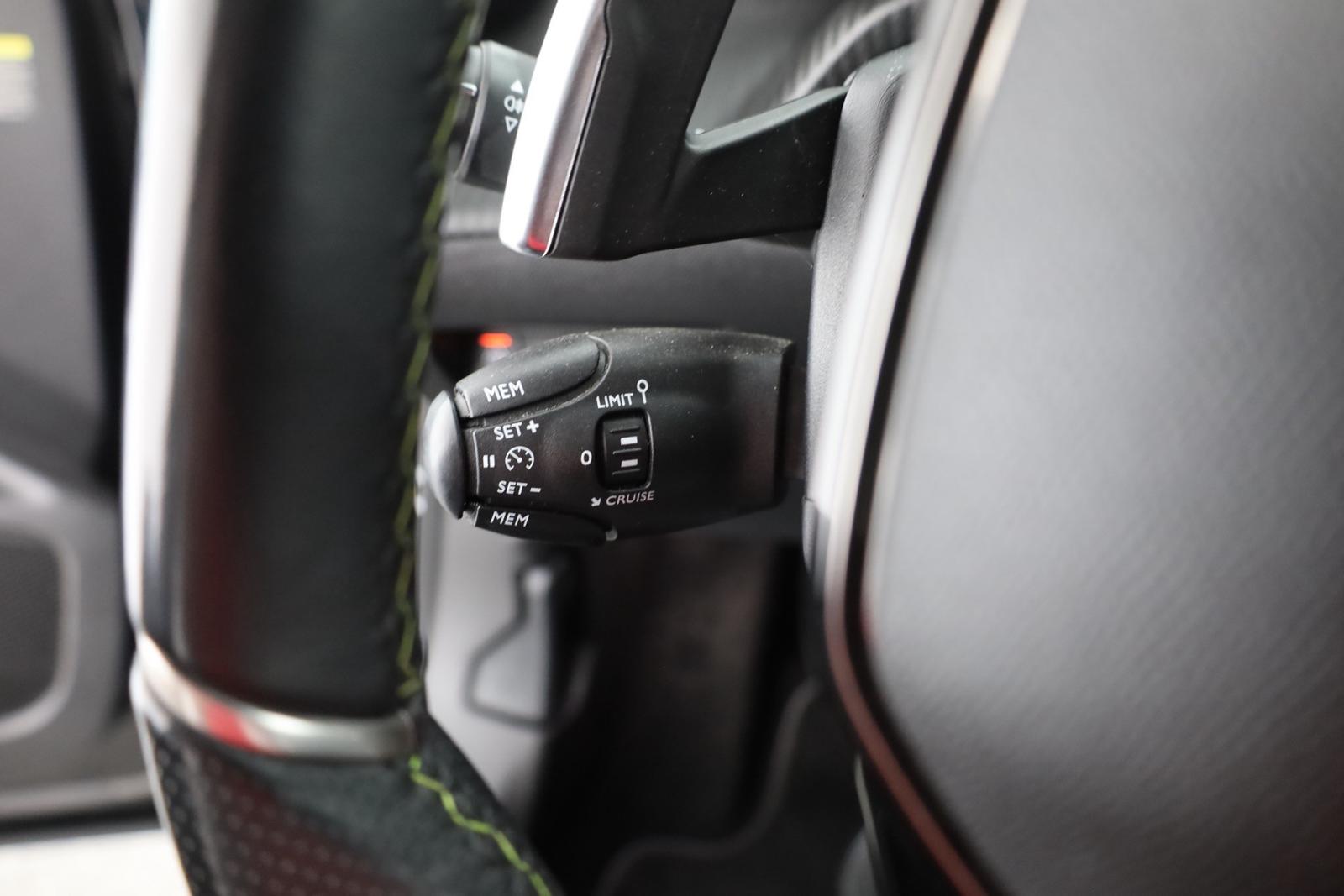 Peugeot 2008 GT PureTech 130 Aut. LED Navi Kamera