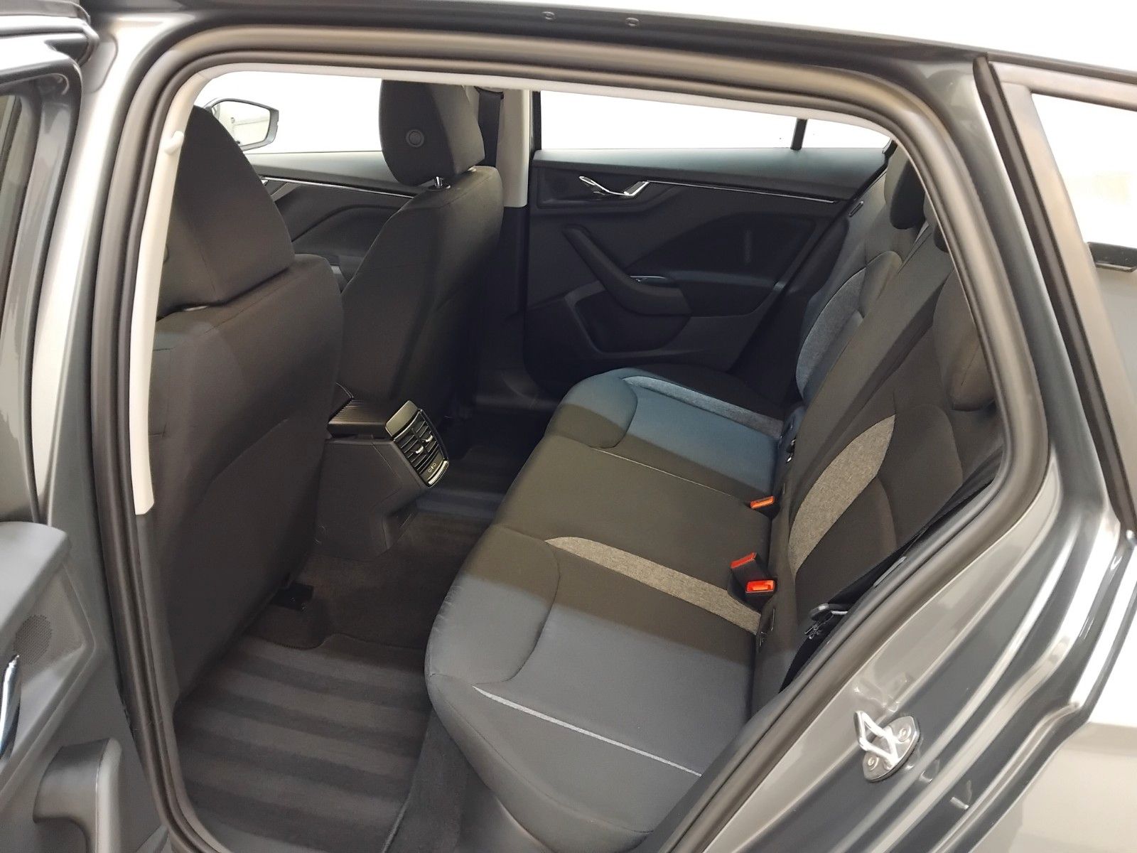 Skoda Scala (10/2025, Benzin)