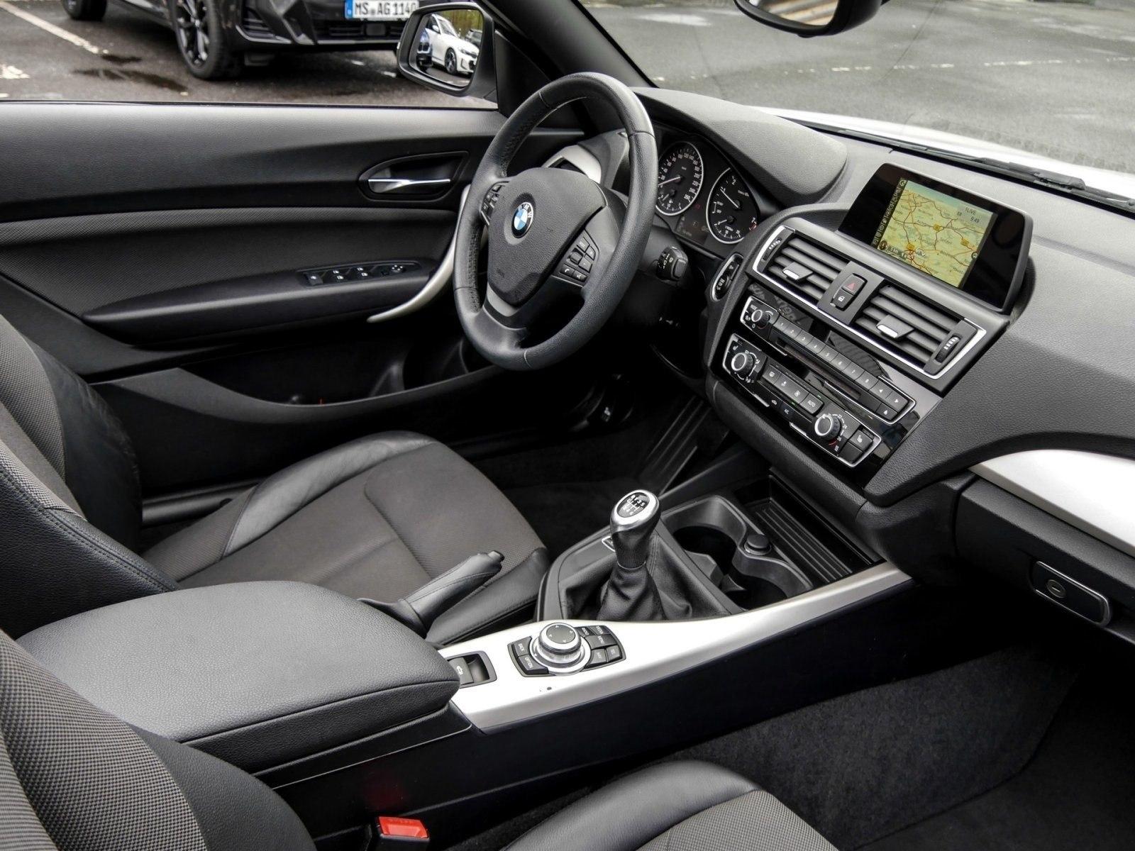 BMW 218i ADVATNAGE+NAVI+PDC+SHZ+KLIMAAUTO