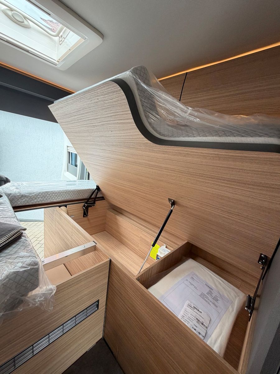 Fahrzeugabbildung Malibu Van first class - two rooms GT skyview 640 LE RB