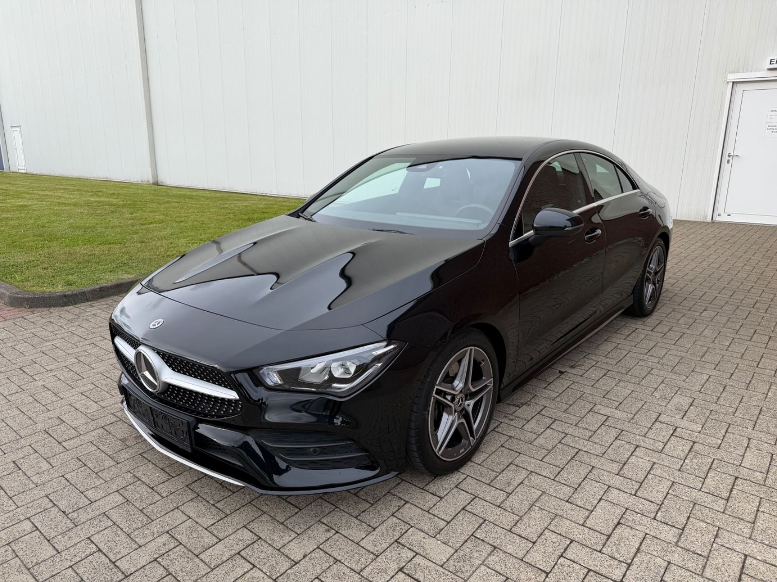 MERCEDES-BENZ CLA 200 AMG Line | Automatik | Unfallfrei