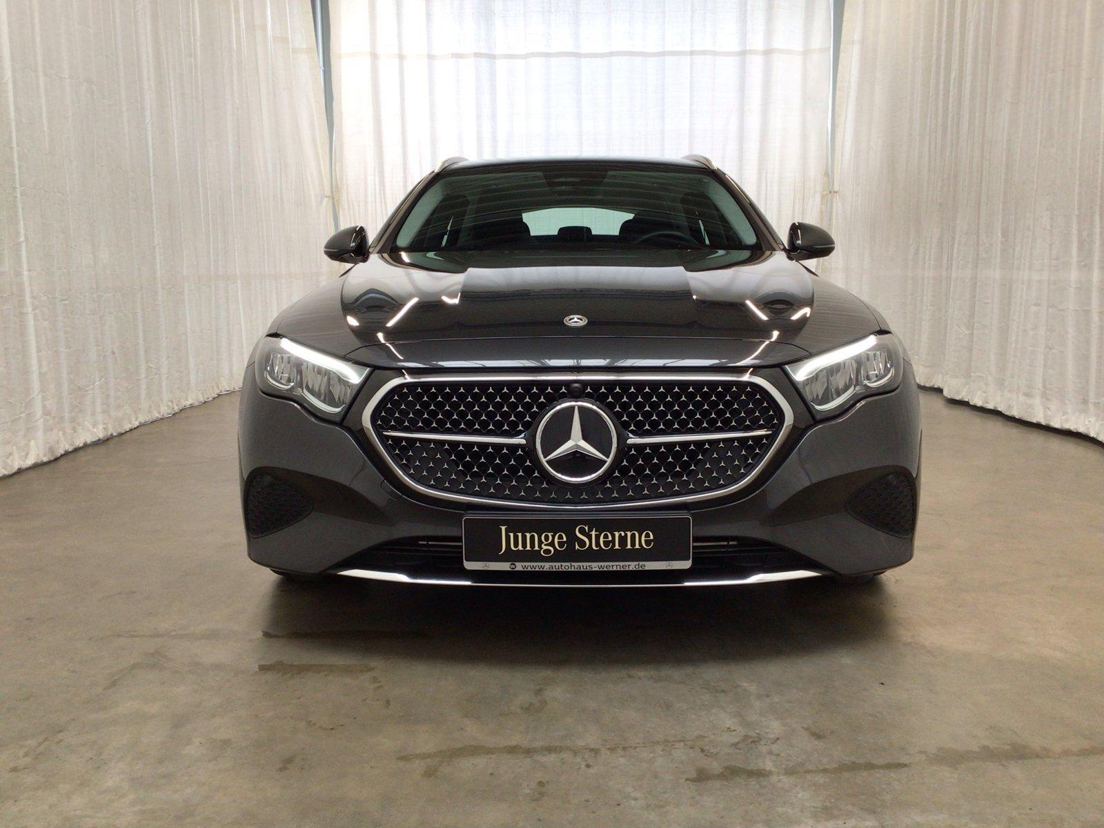Mercedes-Benz E 220 T d AVANTGARDE ADVANCED PANO AHK DISTRONIC