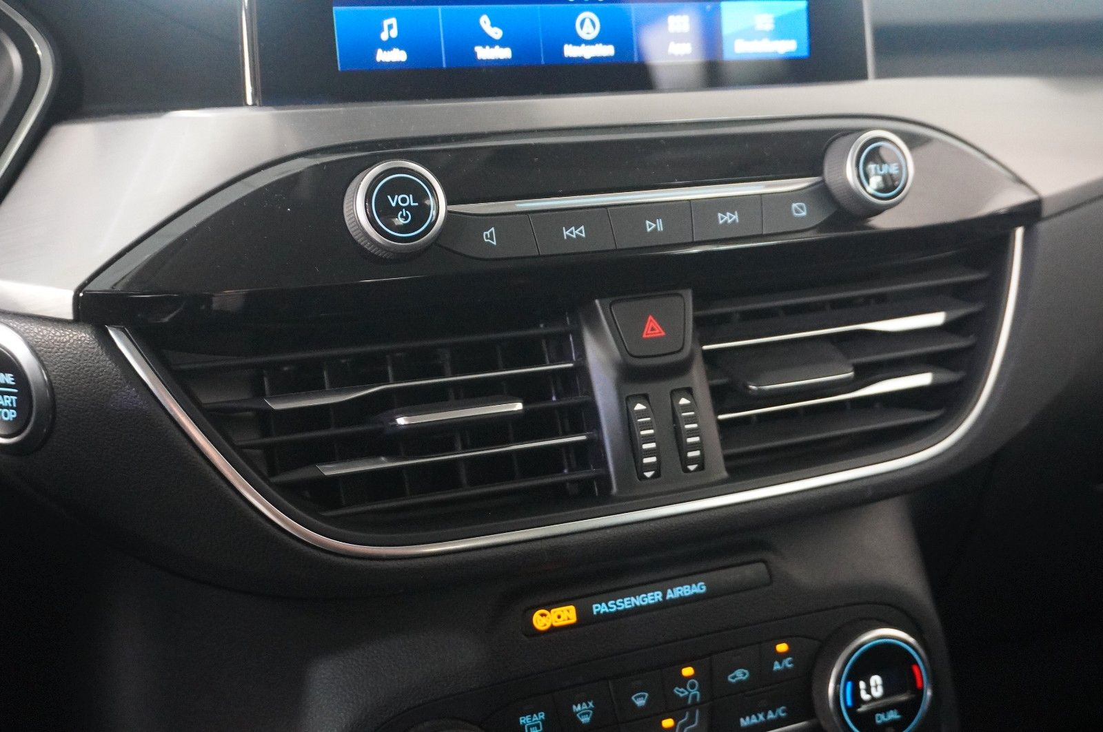 Fahrzeugabbildung Ford Kuga Plug-In Hybrid 2.5 TITANIUM NAVI/LED/SH/DAB