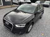 Audi Q3 2.0 TFSI quattro - : Schwarz, Ambiente-Beleuchtung, Geländewagen