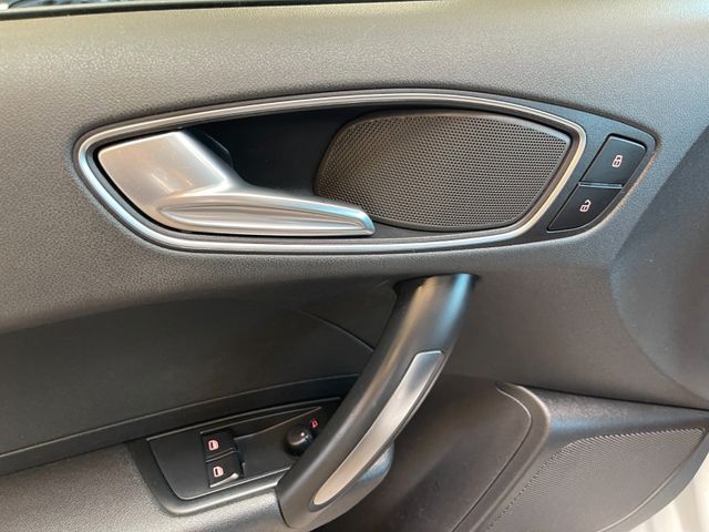 Audi A1 ambition *NAVI*PDC*SZHZ*KLIMA*SPORTFAHRWERK*