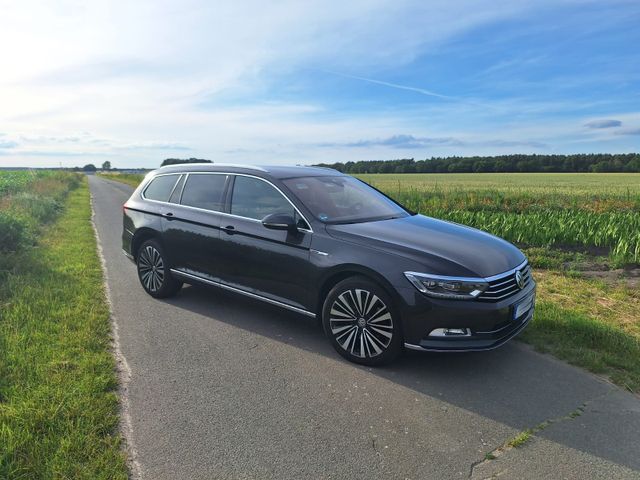 VW Passat Variant 2.0 TDI SCR 140kW DSG 4M High...