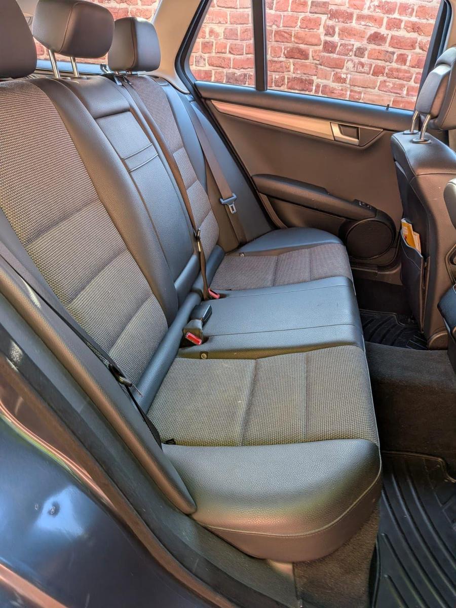 Mercedes-Benz C220 2014 — photo 30
