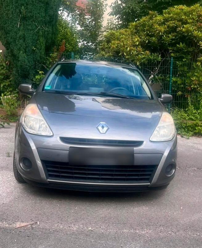 Renault Clio 2012 — rear view