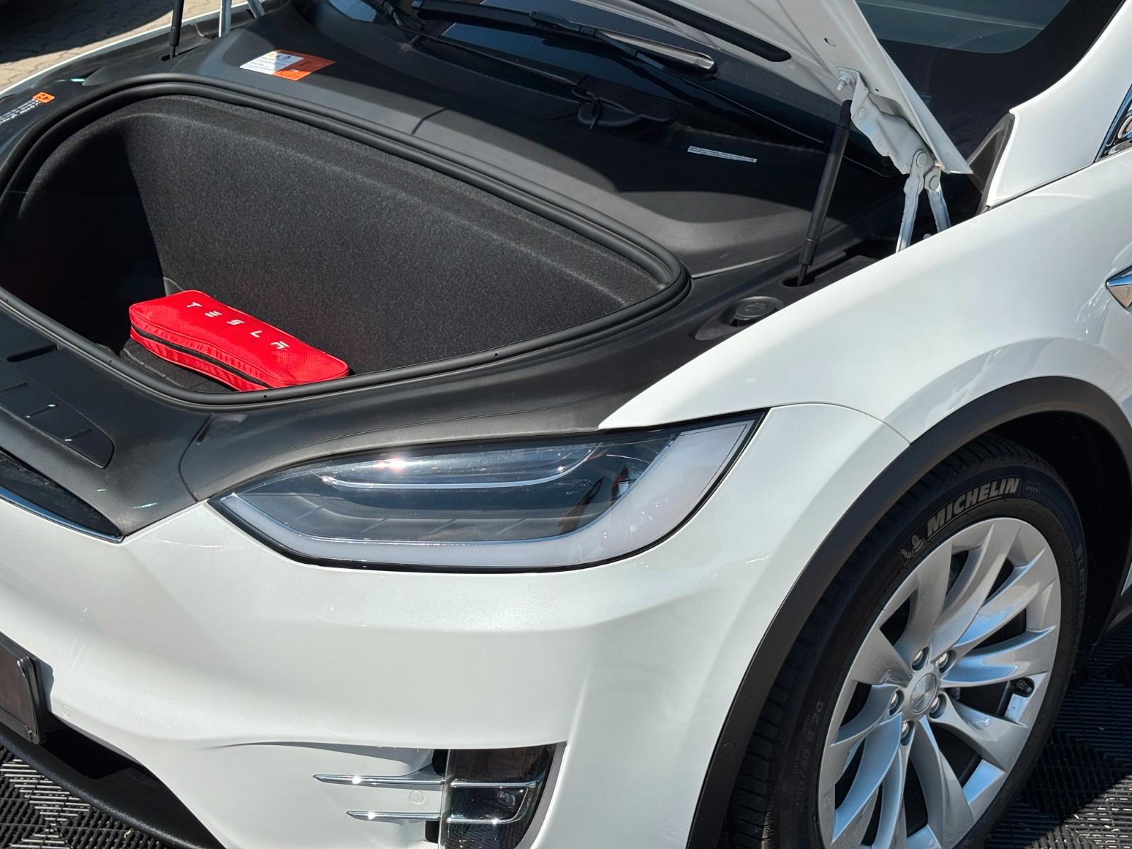 Tesla Model X 100D – 525 ch – 6 places – Autopilot 3
