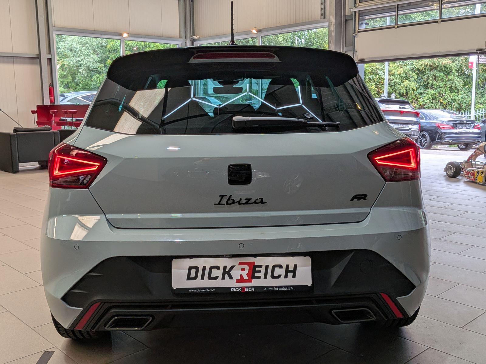 Fahrzeugabbildung SEAT Ibiza 1.5 TSI FR Black Edition ACC Cam SHz Pano