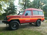 Toyota LAND CRUISER HZJ 75 - rote Toyota Land Cruiser