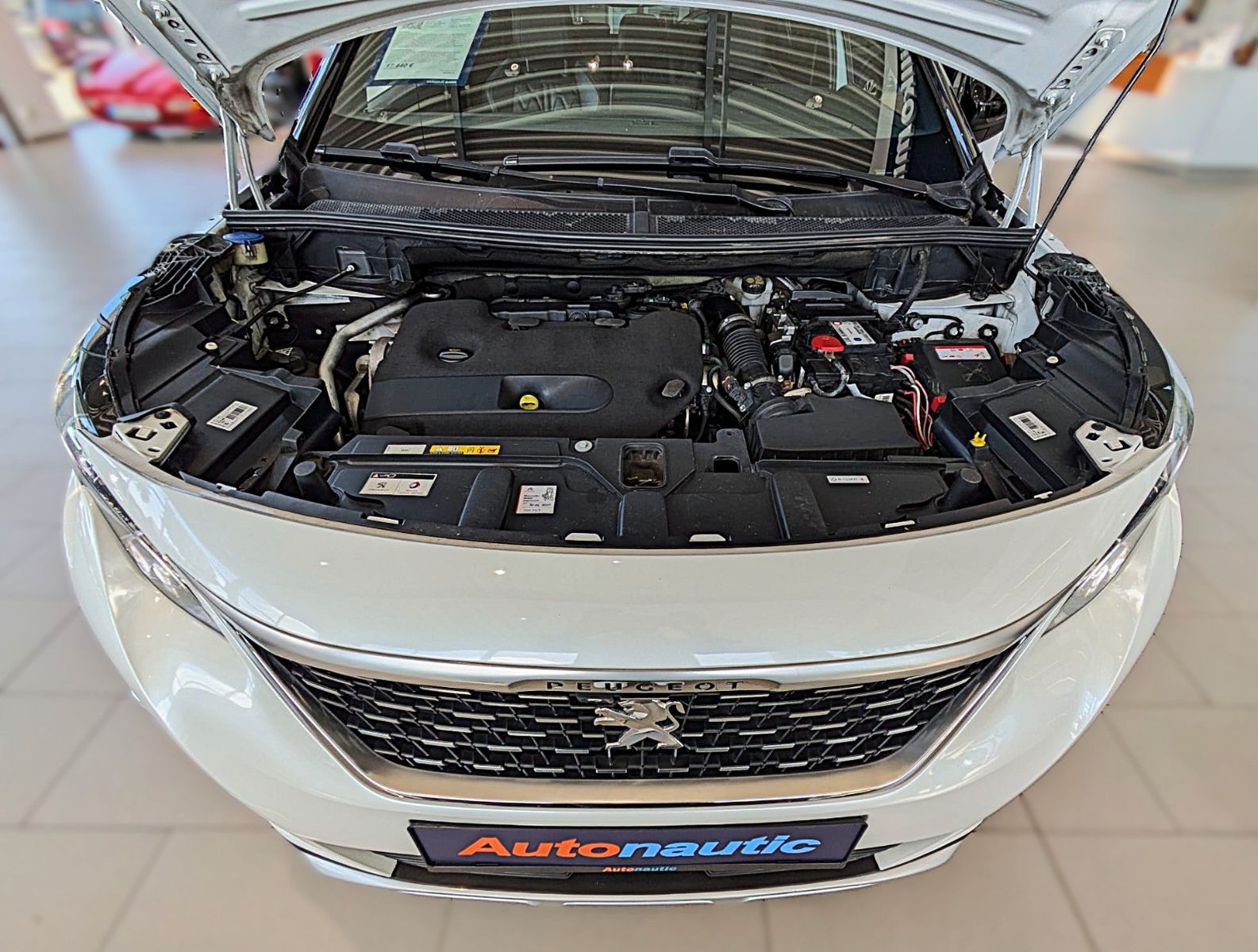 Fahrzeugabbildung Peugeot 5008 GT-LINE LEDER NAVI PANORAMA LED AHK 7-SITZE