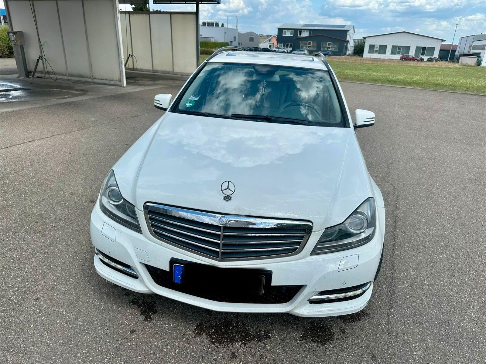 Mercedes-Benz C200 2012 — rear view