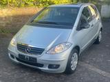 Mercedes-Benz A 170 AUTOMATIK - Mercedes-Benz A 170 in Duisburg