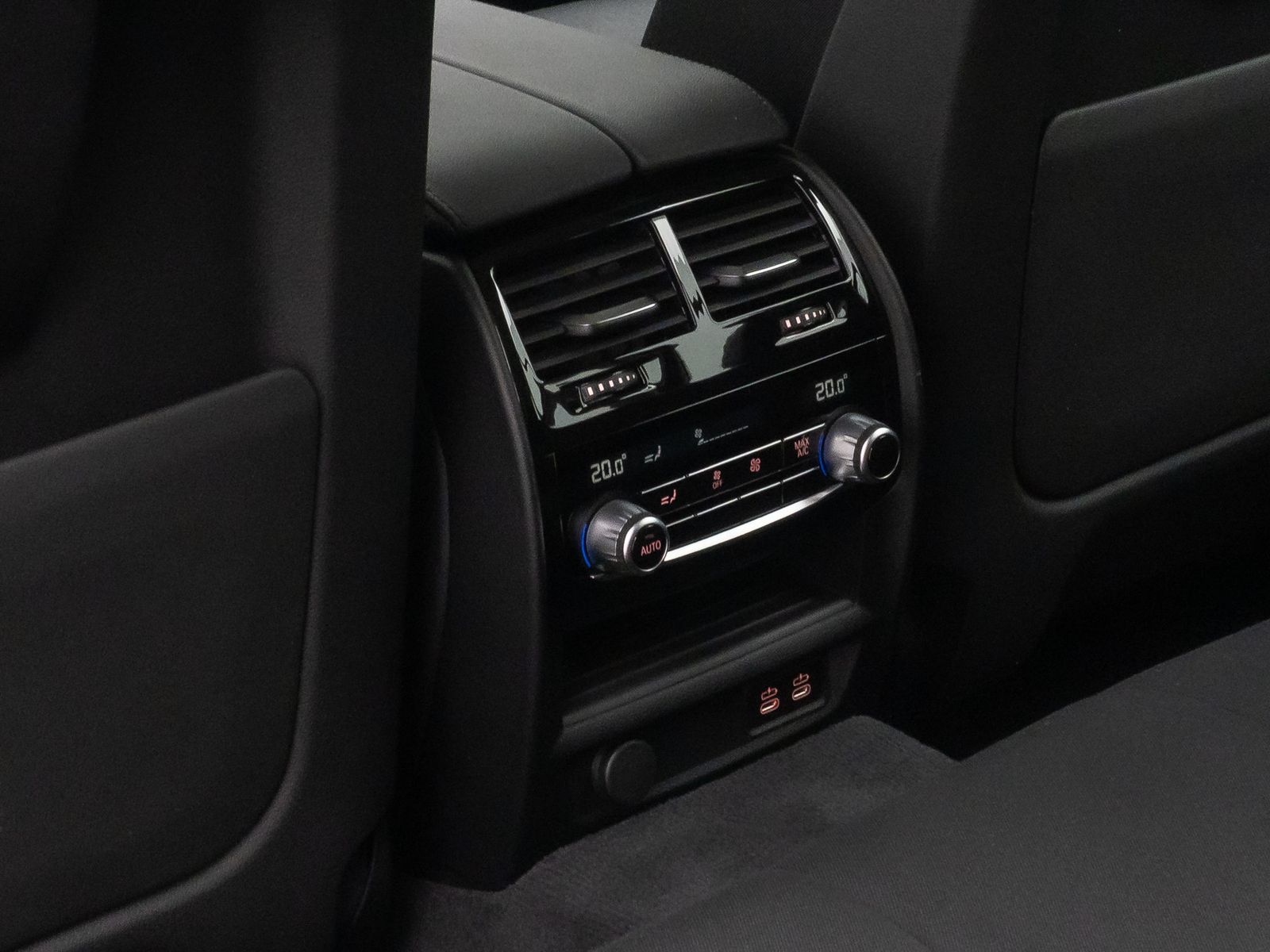 Fahrzeugabbildung BMW 530e AHK Alarm Kamera DAB 4xKlima M Sport 18Zoll