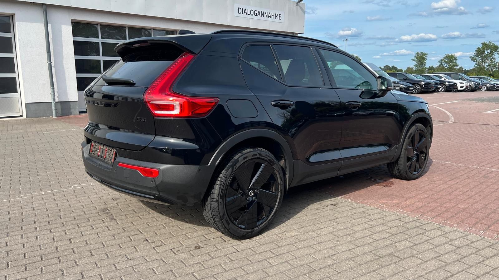 Fahrzeugabbildung Volvo XC40 B3 DKG Plus Black Edition*H&K*FSHZG*360*ACC
