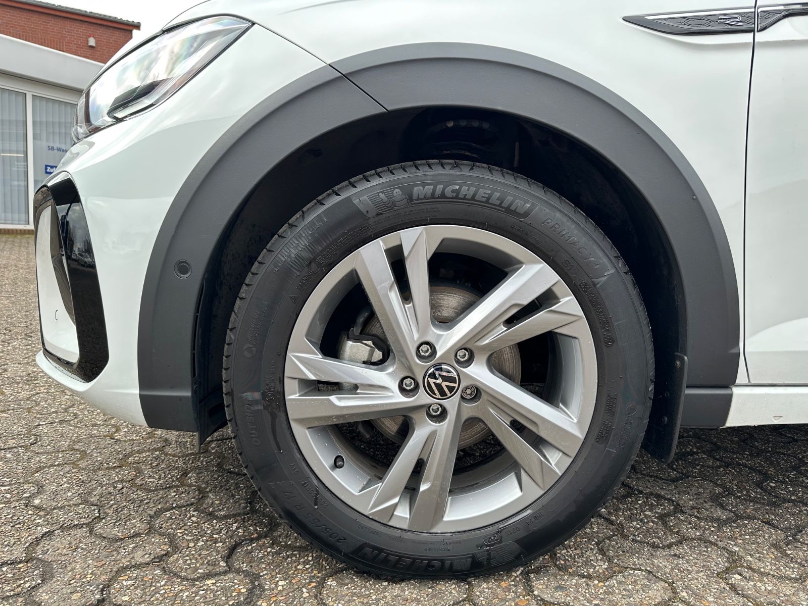 Fahrzeugabbildung Volkswagen Taigo 1.0 TSI R-Line DSG AHK/ACC/LED/17"