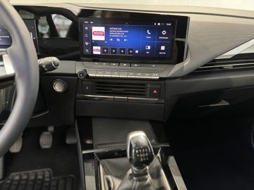 Fotografie 17 des Opel Astra 1.2 Turbo Enjoy Komfort + Tech Paket