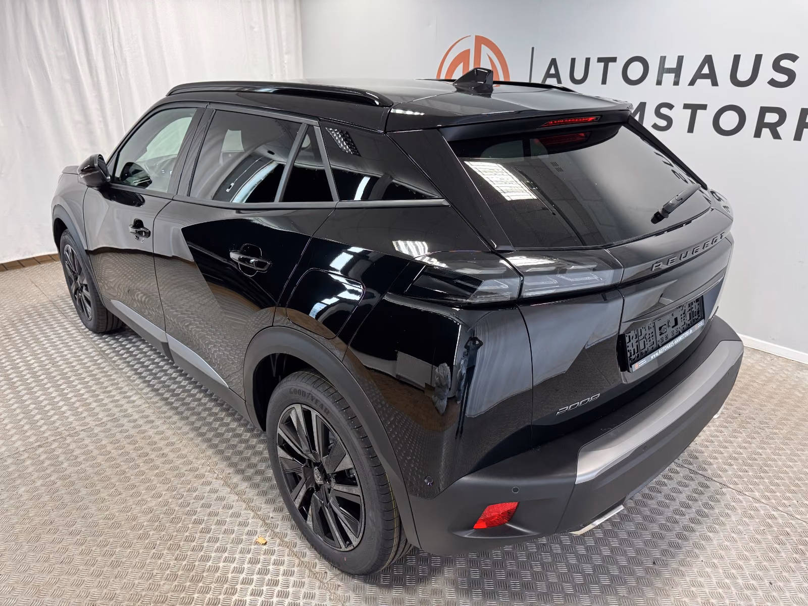 Peugeot 2008 Hybrid 145 GT Exclusive AHK 360Grad Kam.