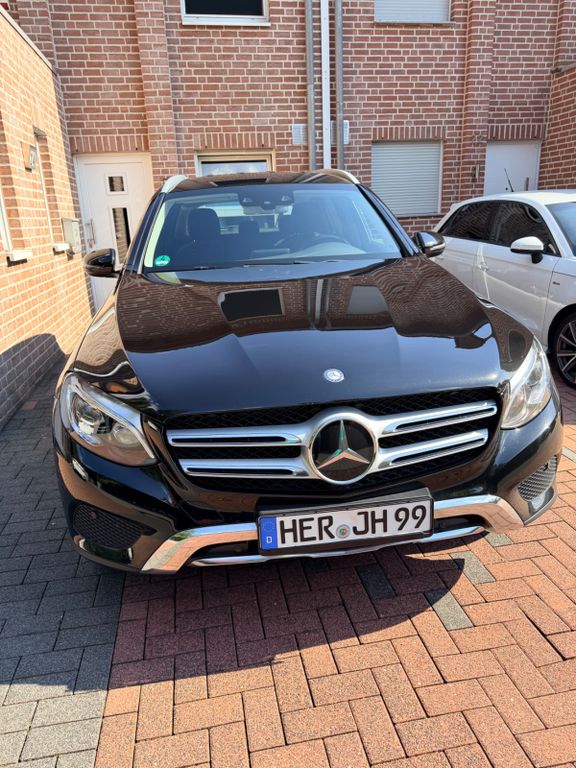 Image of Mercedes-Benz GLC 220
