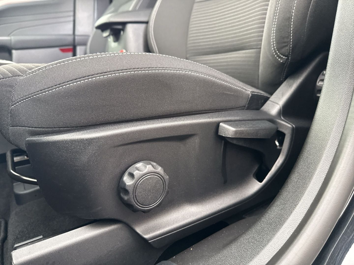 Fahrzeugabbildung Ford Kuga Titanium Winterp./LED/e. Heckklappe/ Kamera