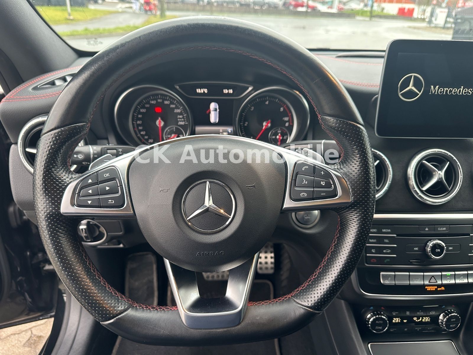 Fahrzeugabbildung Mercedes-Benz CLA 220 CDI Shooting Brake/4Matic/AMG-Line/LED