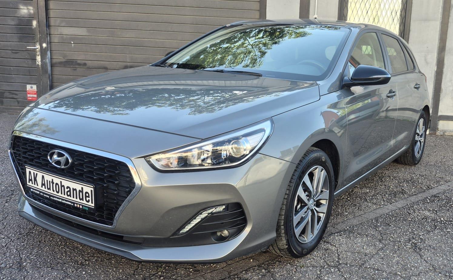 Hyundai i30 Yes! Lane-Assist Apple CarPlay Kamera AHK