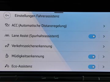 Volkswagen Golf VIII 2.0 TDI Black Style R line