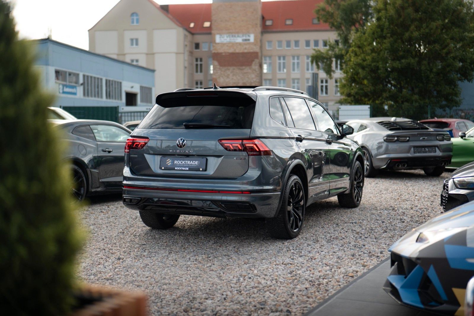 Fahrzeugabbildung Volkswagen Tiguan Allspace R-Line 4Motion HUD | PANO | ACC