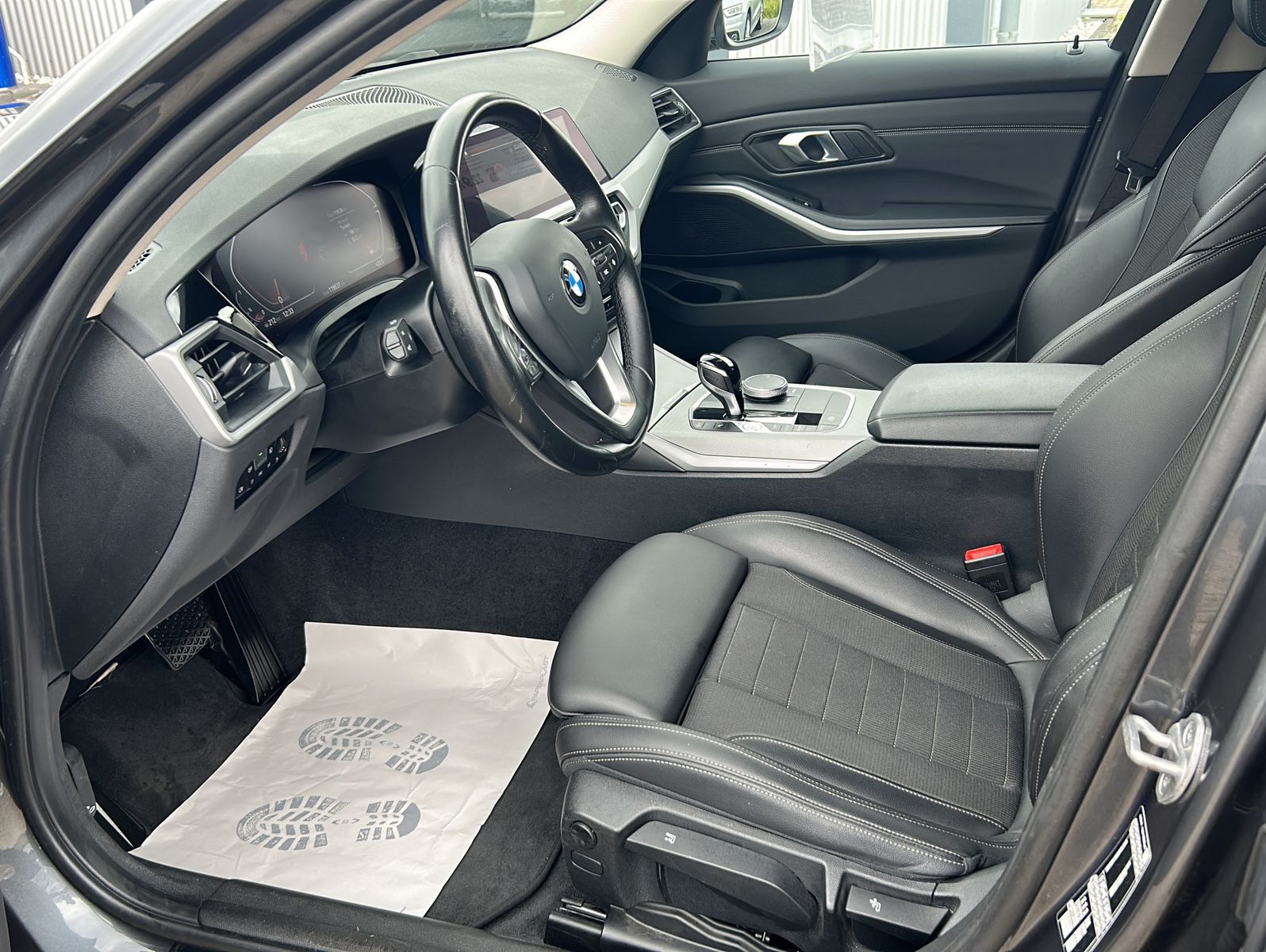 Fahrzeugabbildung BMW 318d Touring Advantage
