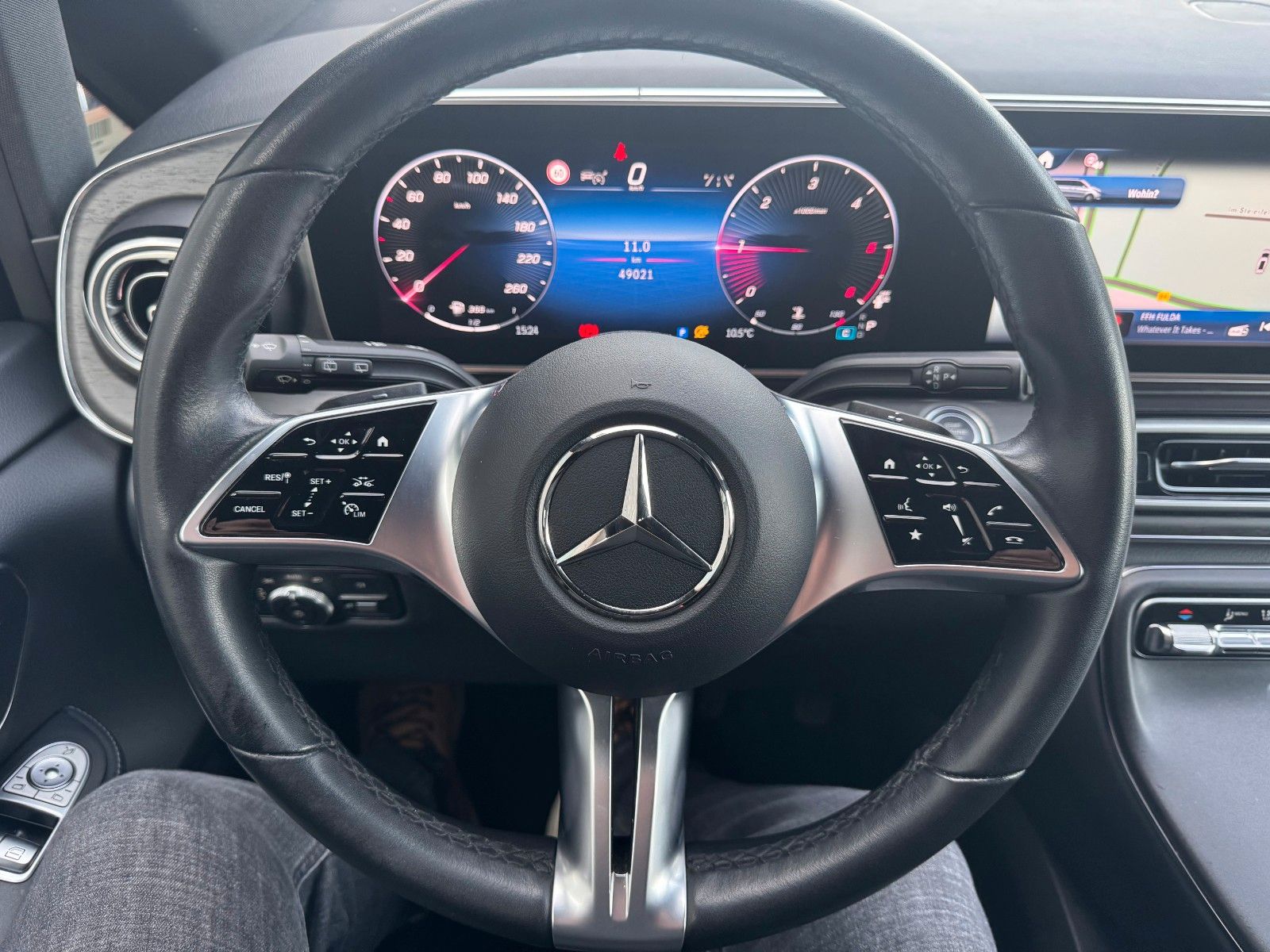 Fahrzeugabbildung Mercedes-Benz V 300 d AVA Extralang DISTRONIC Standheiz