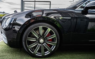 Fahrzeugabbildung Bentley Flying Spur 4.0 V8 PANO|CAM|LUFT|SHZ|SLF|KEYLES