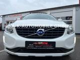 Volvo XC60 Kinetic 2WD PANO TEMPO 1-HAND - Volvo XC60 Gebrauchtwagen in Stuttgart