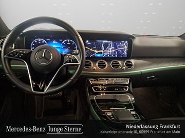 Mercedes E 220 - 12