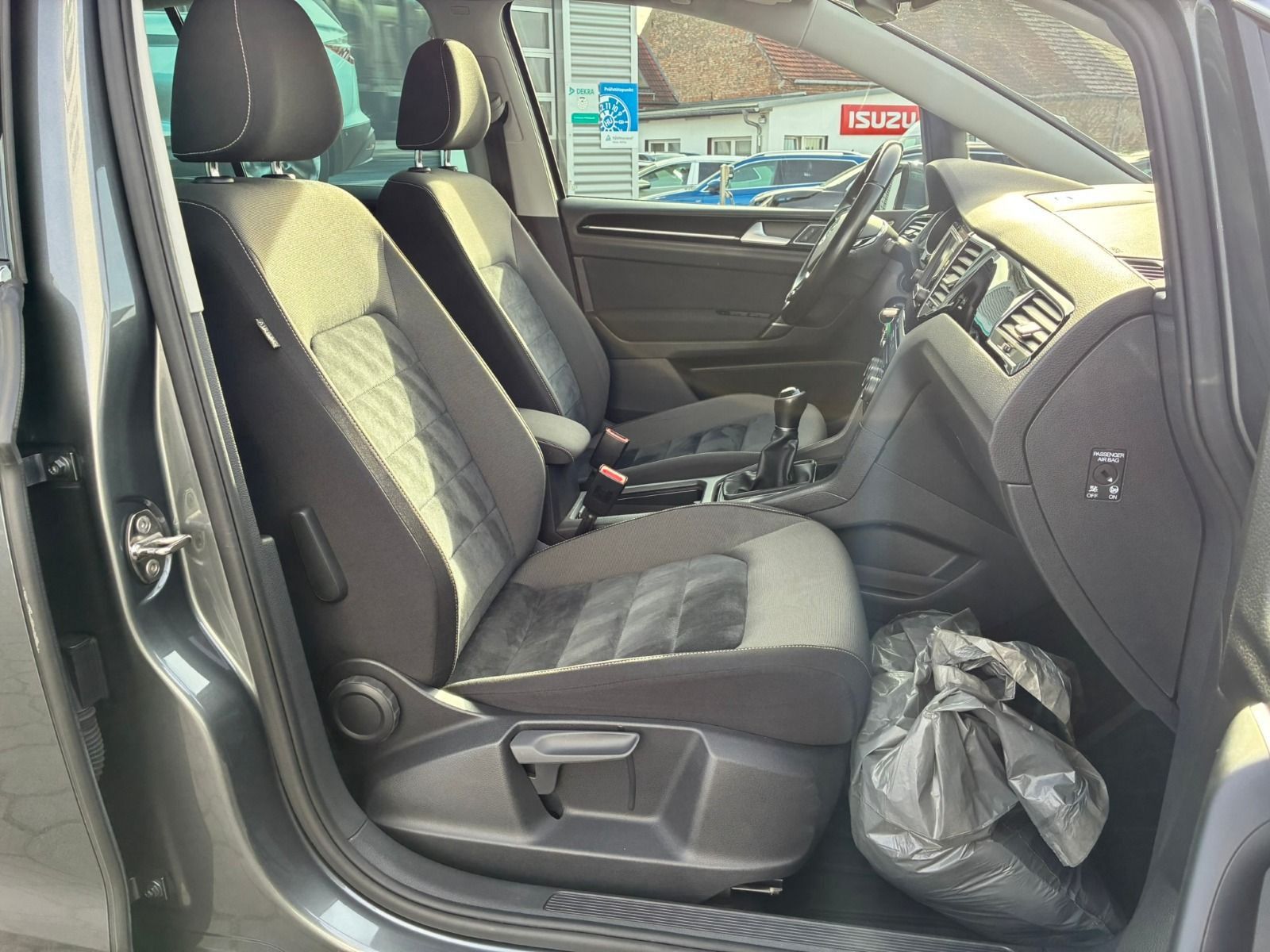 Fahrzeugabbildung Volkswagen Golf Sportsvan Highline 1.4 TSI 6-Gang*Bi-Xenon*