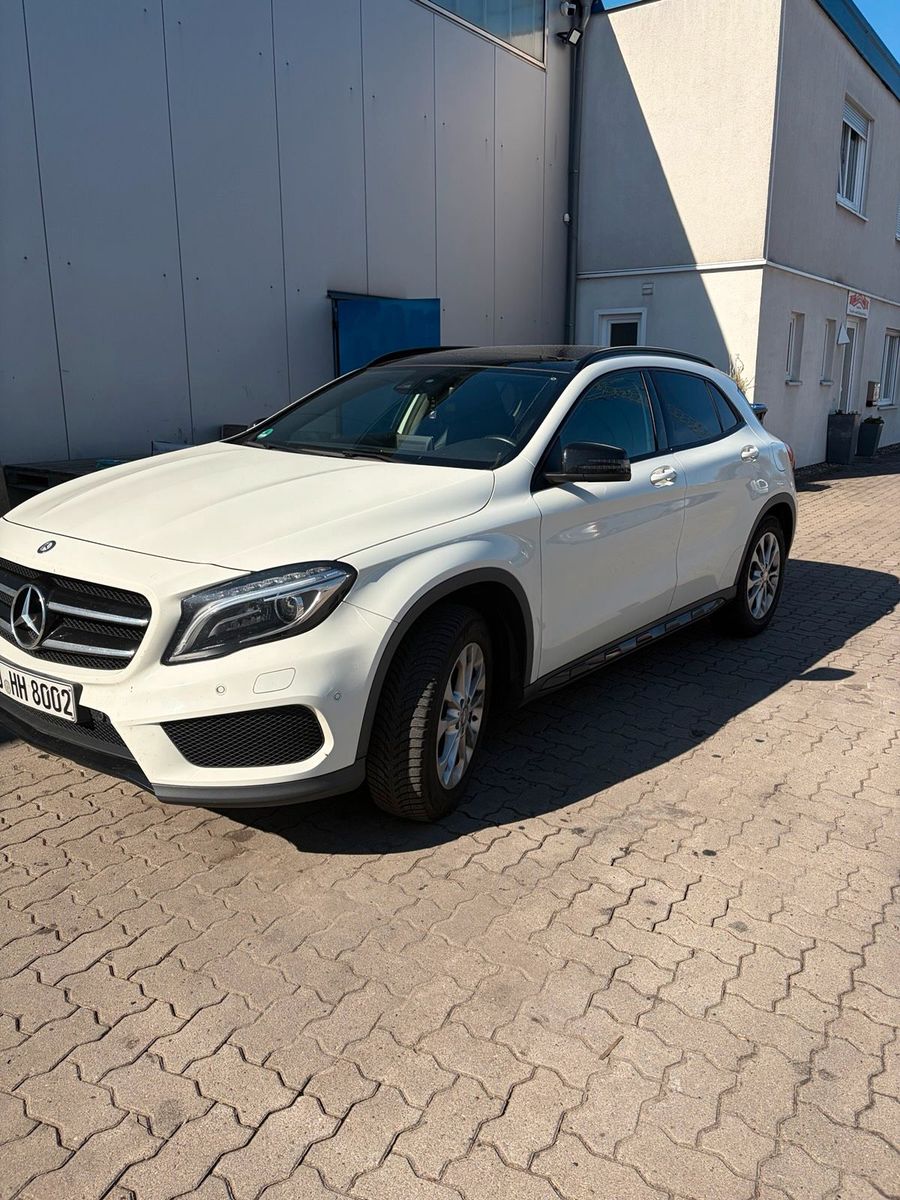 MERCEDES-BENZ Mercedes-Benz GLA 200