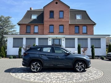 Hyundai TUCSON - 1