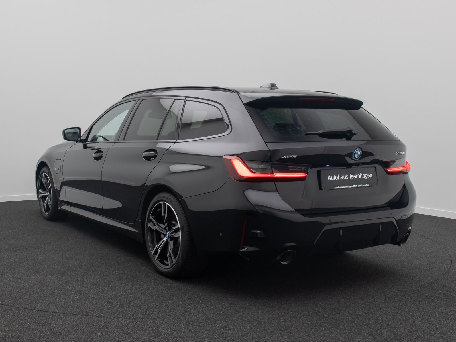 Fahrzeugabbildung BMW 330e xD M Sport HUD DAB Kamera Komfort 18Zoll