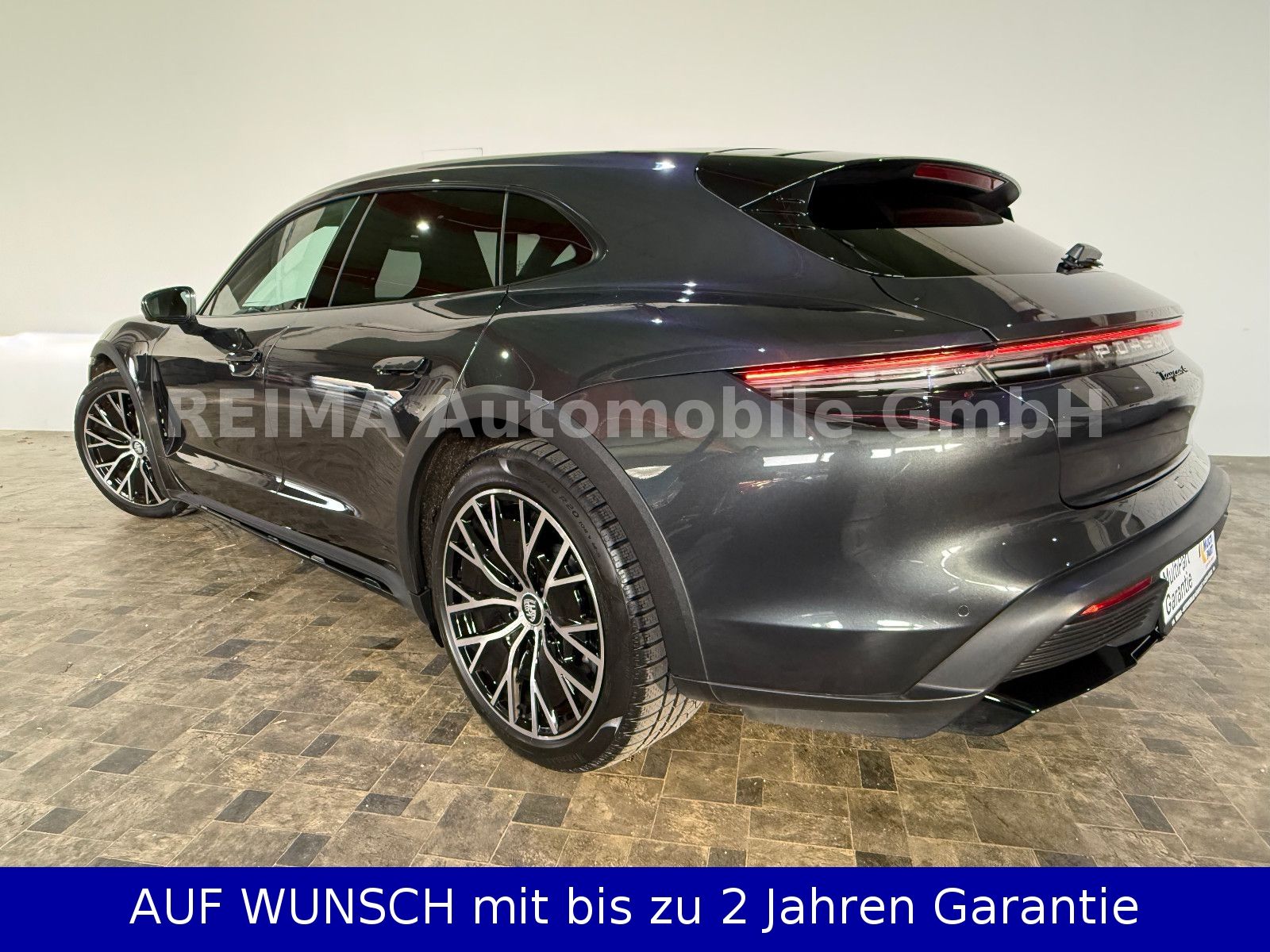 Fahrzeugabbildung Porsche Taycan Cross Turismo 4, Pano, 360°, SOH 90,8 %