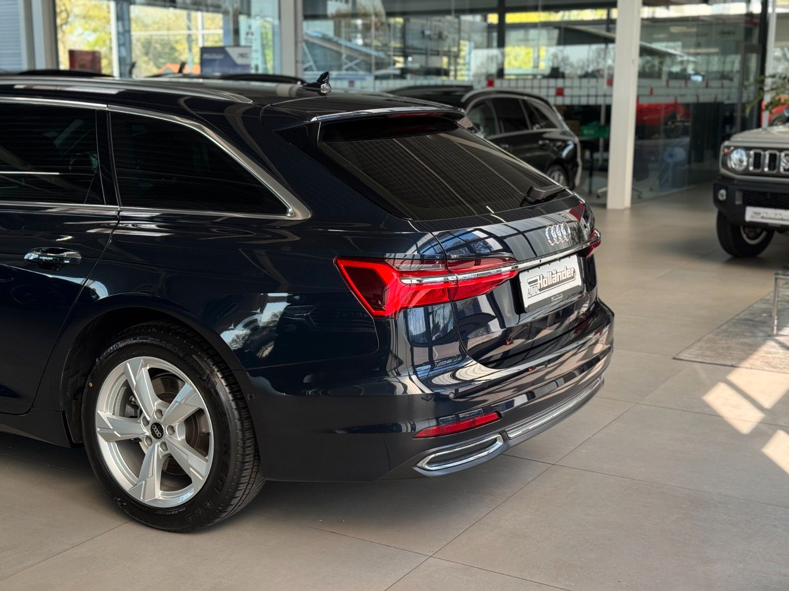 Fahrzeugabbildung Audi A6 Avant 45 TFSI design Business+Assistenz-Paket