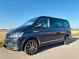 Volkswagen T6 Multivan DSG Kurz Generation Six ACC AHK DAB - blaue Volkswagen T6 Multivan