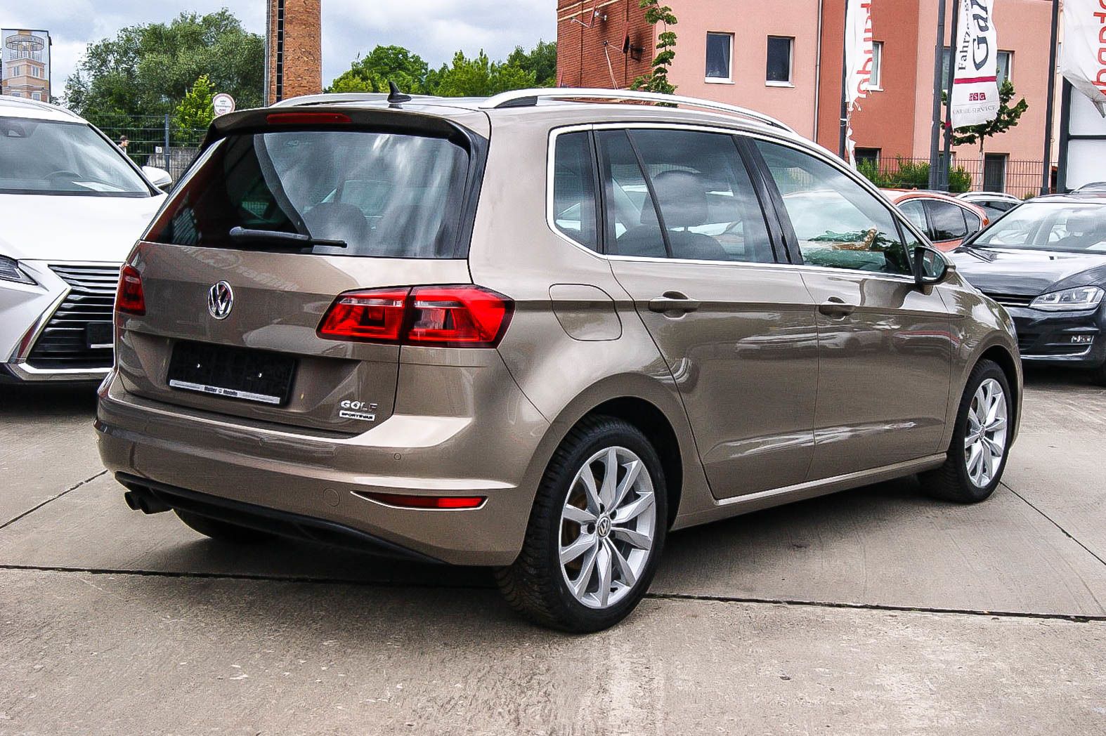 Fahrzeugabbildung Volkswagen Golf Sportsvan 14TSI DSG Highline AUTO XENON AHK